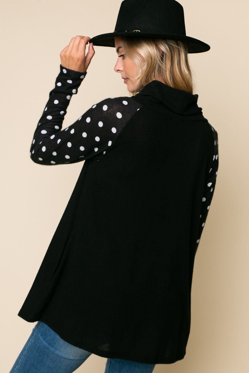 POLKA DOT TURTLE NECK TOP