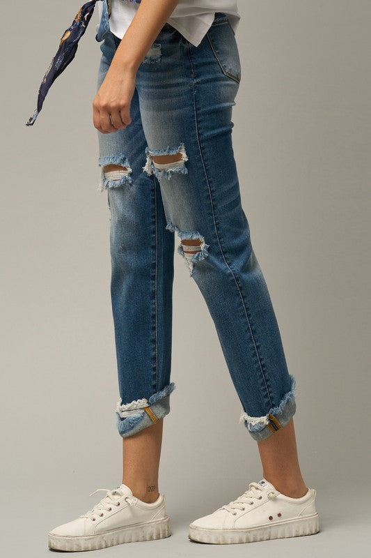 MID-RISE BOYFRIEND JEANS