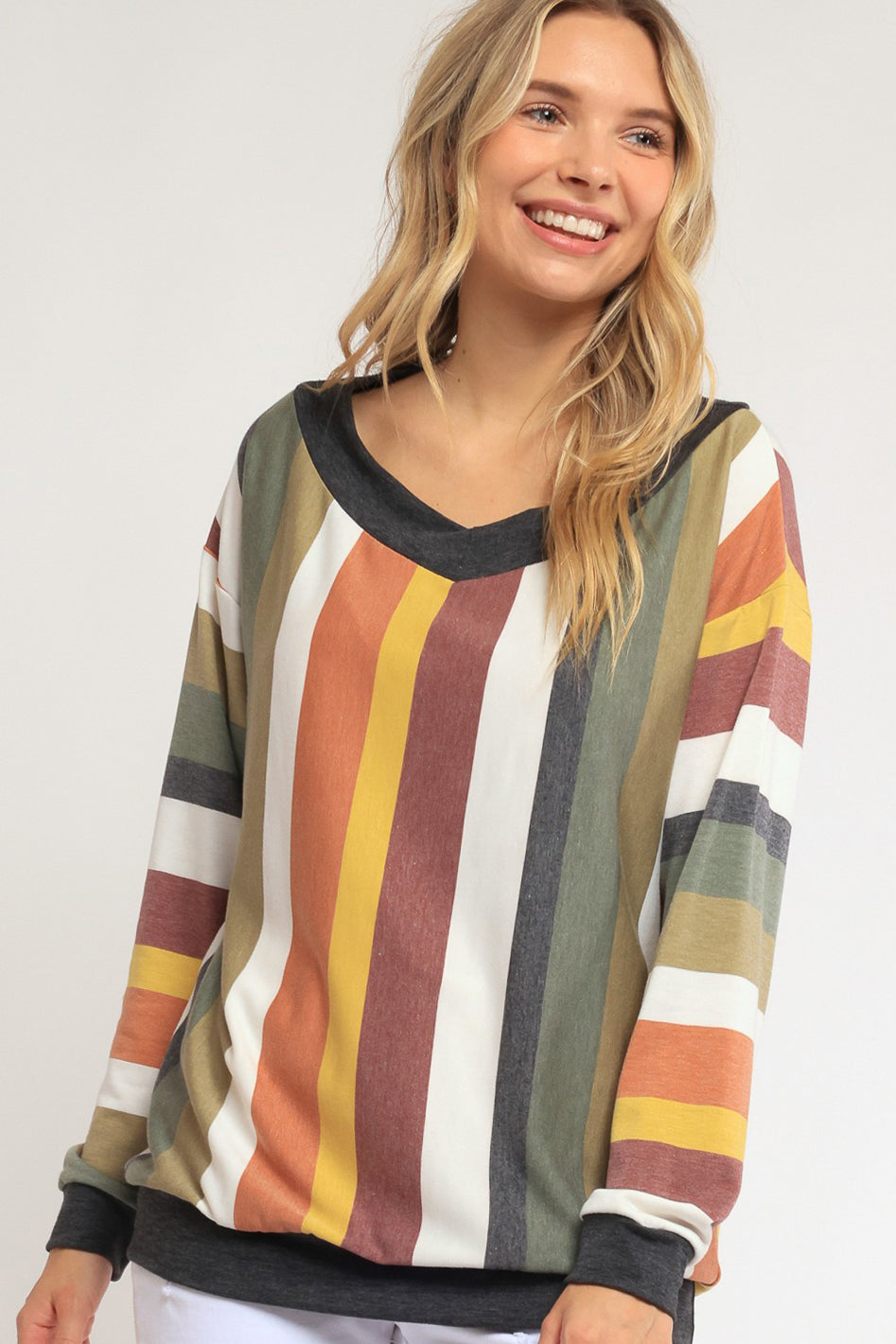 WIDE V NECK SWEATSHIRT