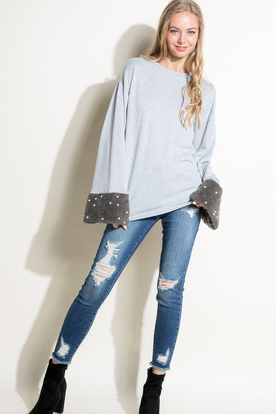 FAUX FUR PEARLS SWEATSHIRT