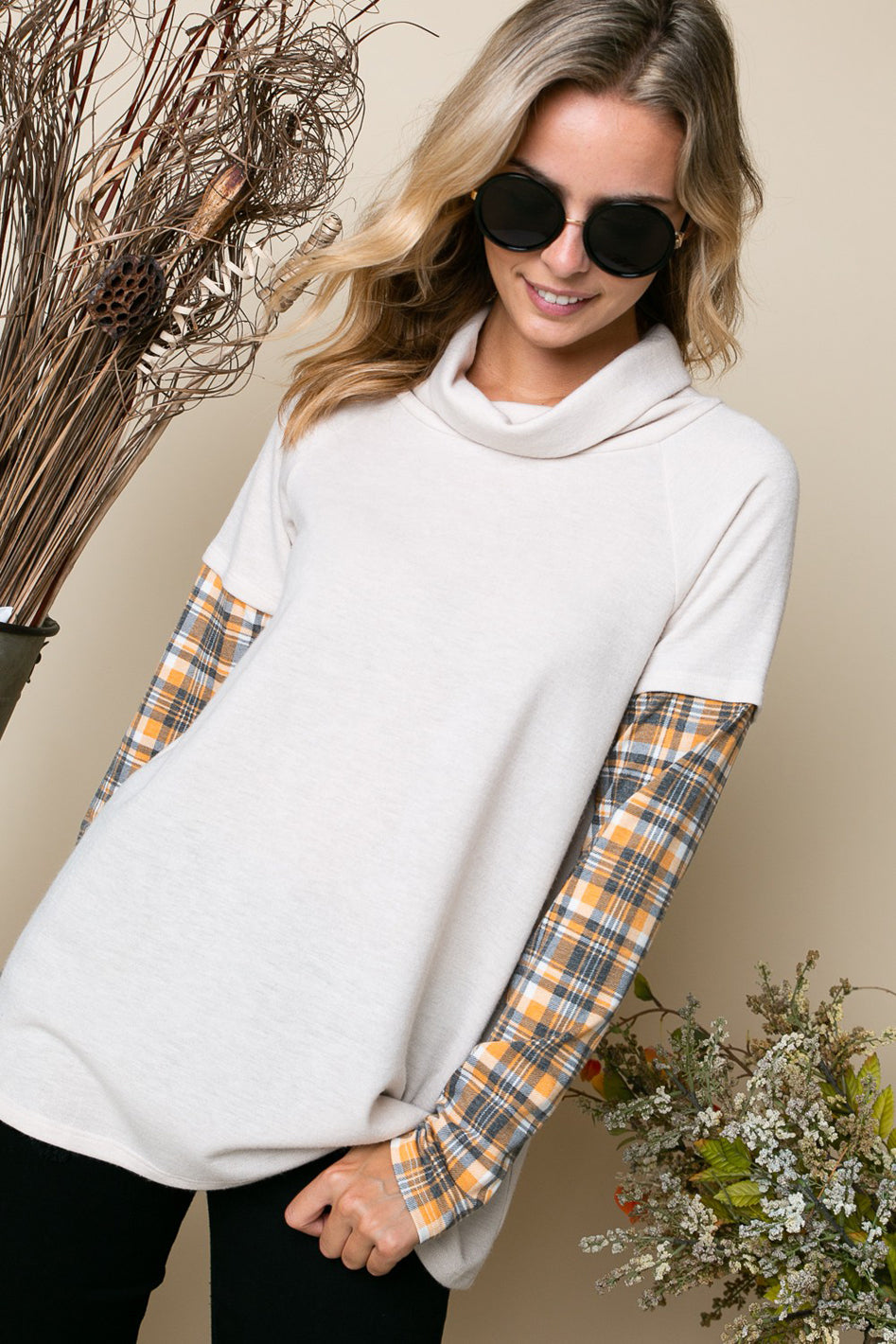 PLAID MIXED TURTLE NECK TOP