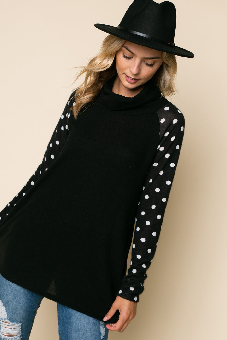 POLKA DOT TURTLE NECK TOP