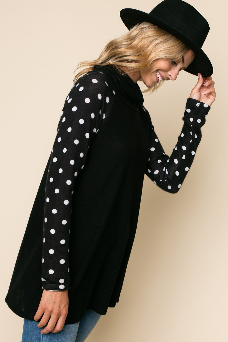 POLKA DOT TURTLE NECK TOP